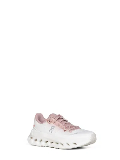 On Cloudtilt Sneaker In White