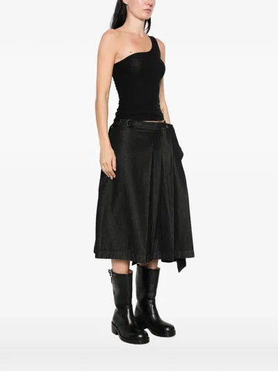 Baserange One-shoulder Ribbed Top In Black