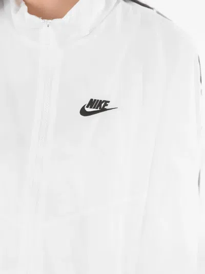 Nike Logo Embroidered Solid Color Windbreaker Jacket In White