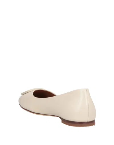 Tory Burch Ballet Flats In White