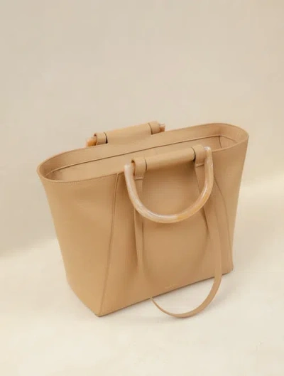 Bobbies Navigli In Cappuccino