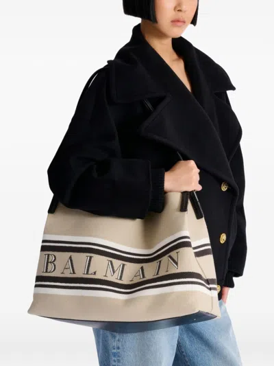 Balmain Release Shoulder Bag In Beige