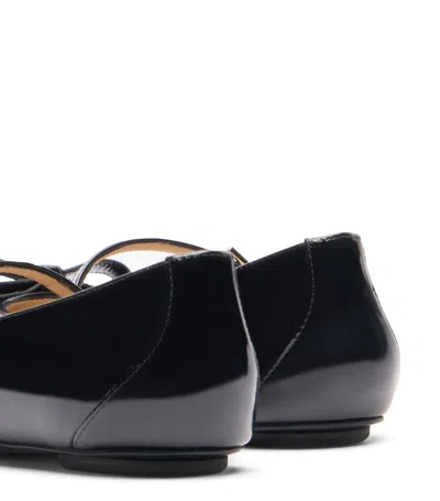 Stuart Weitzman Flat In Black