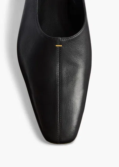 Khaite E26 Flat In Black