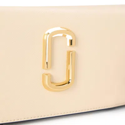 Marc Jacobs Solid Wallet On Chain In Nude
