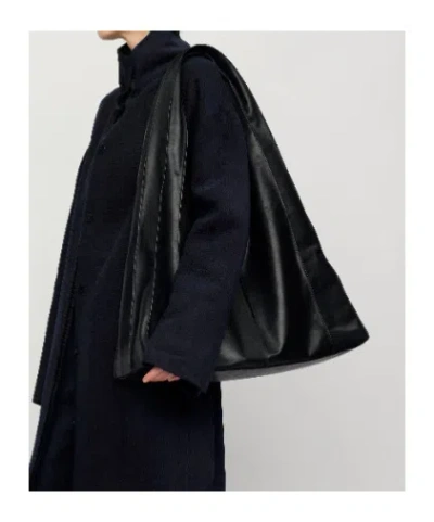 Ruohan Black Toba Bag In Black