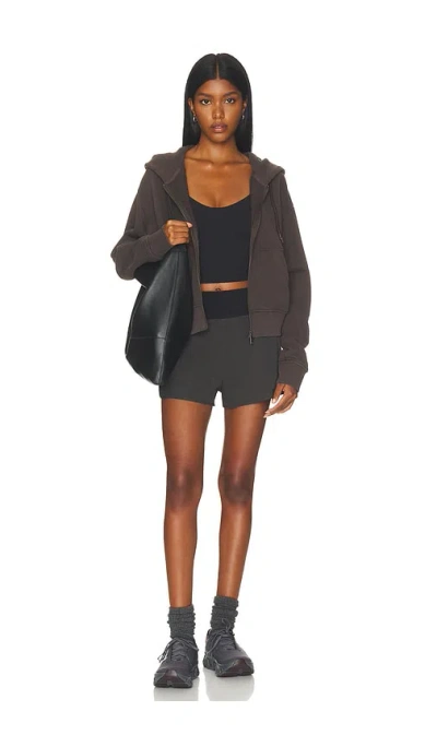 On Performance Volt Shorts In Gray