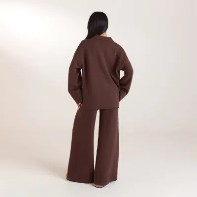 Lounge Dark Chocolate In Brown