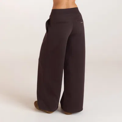 Lounge Dark Chocolate In Brown