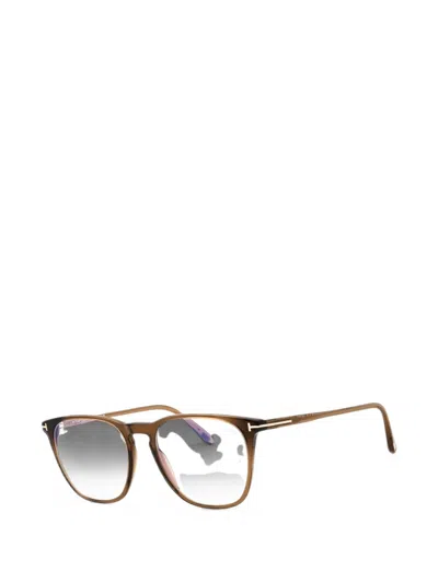 RECTANGLE-FRAME GLASSES