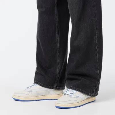 Represent Versatile And Practical Shoes In Multi