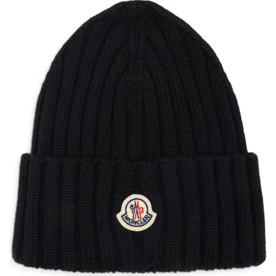 Moncler Mol20933b00036a9327999bb Ribbed Merino Wool Beanie In Black