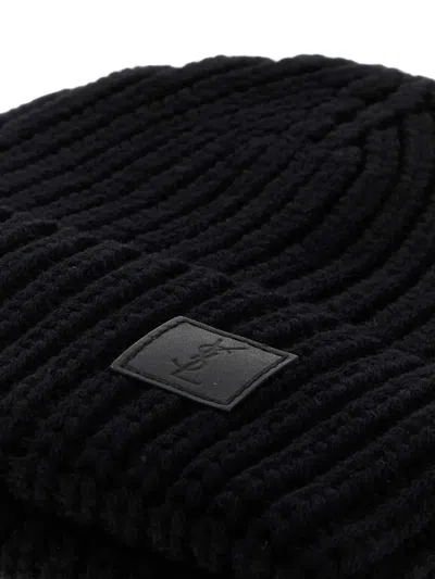 RIBBED-KNIT LOGO-PATCH BEANIE HAT