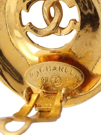 Pre-owned Chanel 1993 Cc Gold Plated Cutout Round Clip On Earrings Costume Earrings