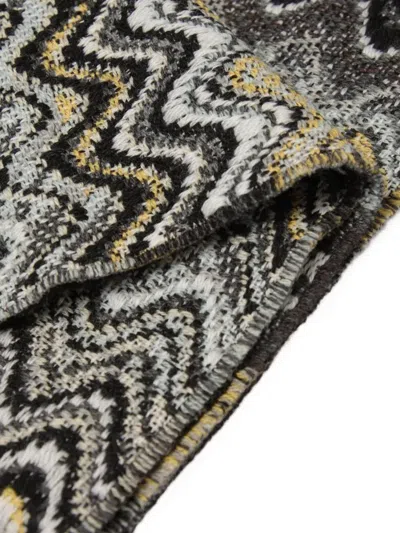 ZIGZAG-PATTERN WOOL SCARF