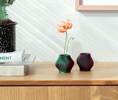 Sheyn Vases Red Uni In Multi