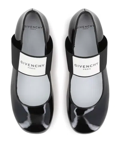 Givenchy Patent Leather Flats In Black