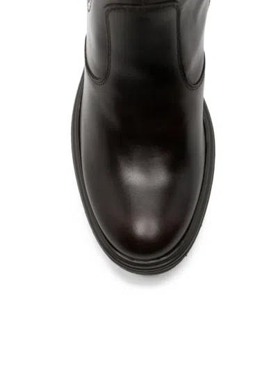 Nero Giardini Elasticated Side-panel Ankle Boots In Brown