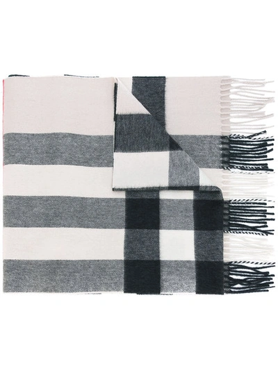 Burberry The Large Classic Cashmere Scarf In Check In Black