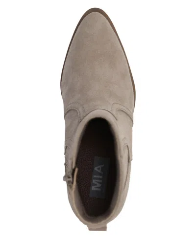 Mia Ester Bootie In Gray