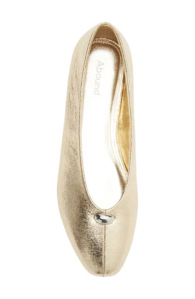 Abound Hayden Flat In Gold