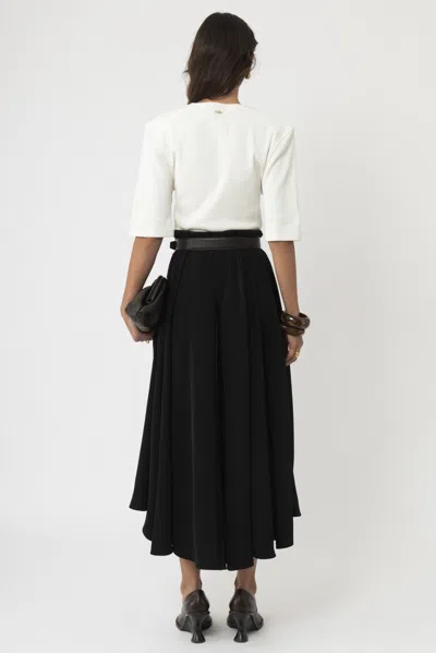 Arakii Structured Shoulder T-shirt In Off-white