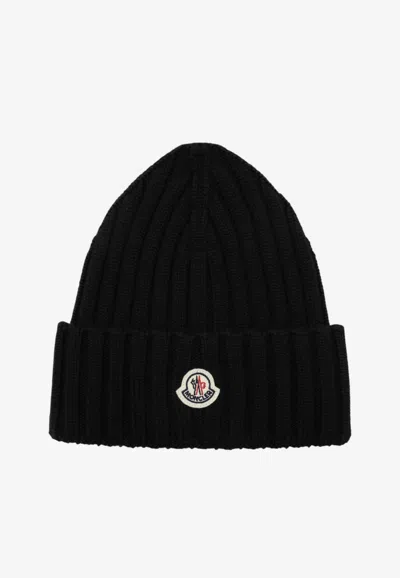 Moncler Mol20933b00036a9327999bb Ribbed Merino Wool Beanie In Black