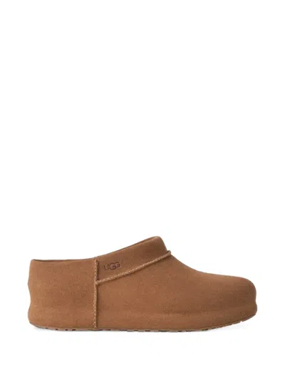 Ugg Enwrap Suede Clogs In Brown