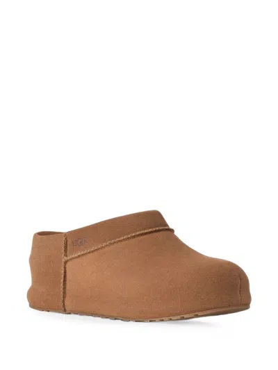 Ugg Enwrap Suede Clogs In Brown