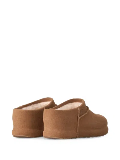 Ugg Enwrap Suede Clogs In Brown