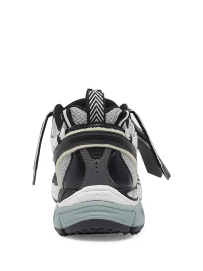BE RIGHT BACK SNEAKERS