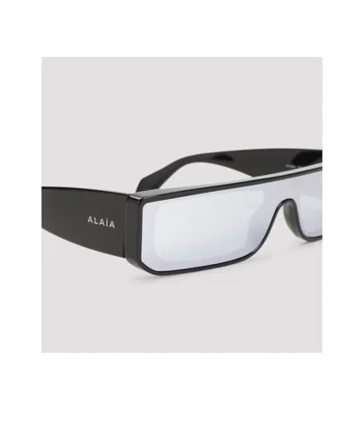 Alaïa Bold Rectangular Mask Sunglasses In White