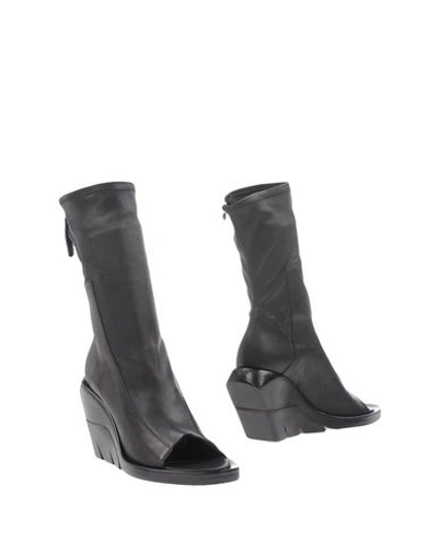 Cinzia Araia Ankle Boot In Black