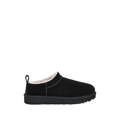 Ugg Black Solid Classic Boot. In Black