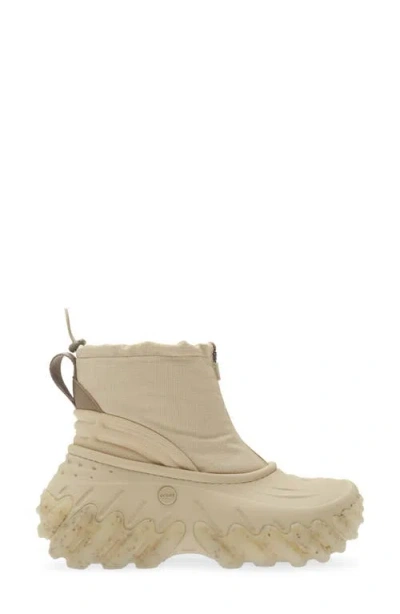 Crocs Echo Shield Boot In Moth