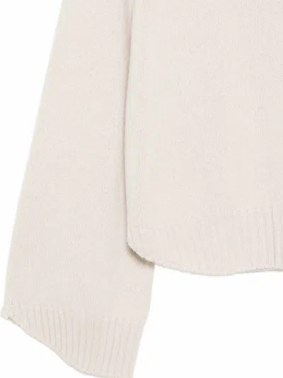 Vanisé Curved-hem Sweater In Neutral