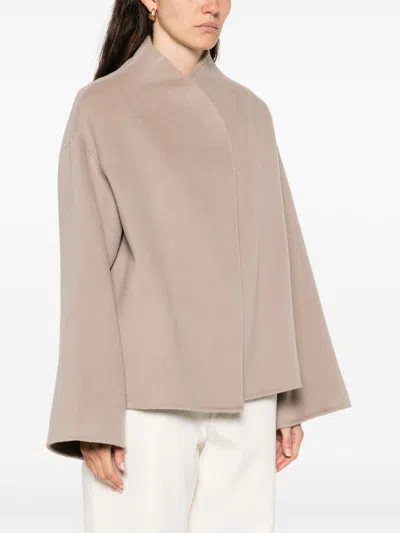 Soft Goat Wool Cape In Pattern