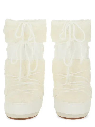 Moon Boot Lightweight Icon-style Winter Boot In White