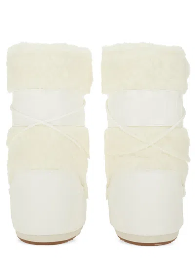 Moon Boot Lightweight Icon-style Winter Boot In White