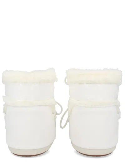 Moon Boot Icon Low Unisex Mini Boot In White
