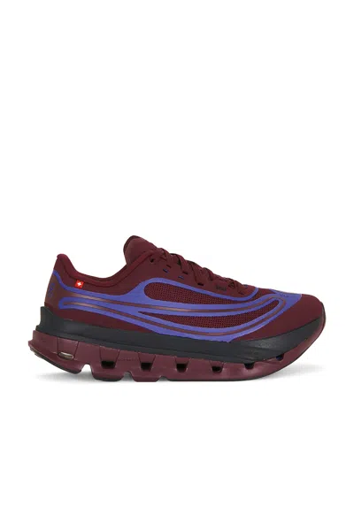 On Cloudflow Sneakers In Maro & Tyrian