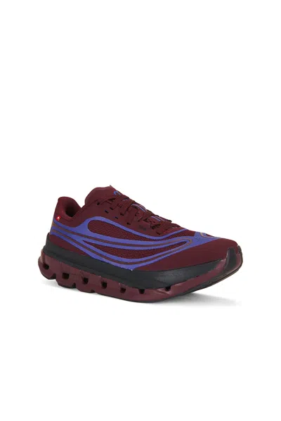 On Cloudflow Sneakers In Maro & Tyrian
