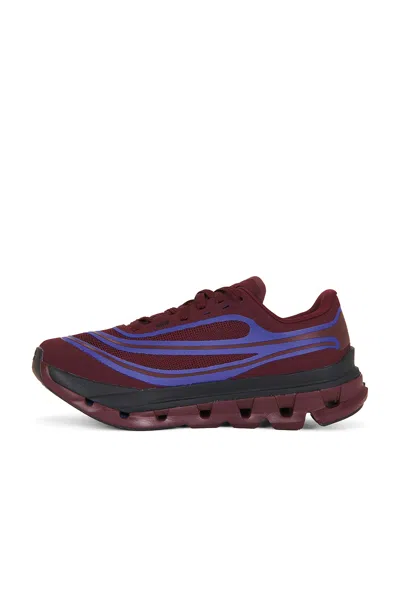 On Cloudflow Sneakers In Maro & Tyrian