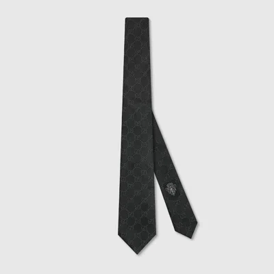 Gucci Cravate En Jacquard De Soie Gg In Gray