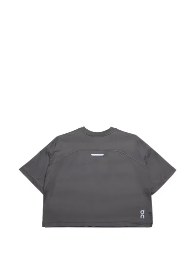 On X Erewh Logo-print Performance T-shirt In Gray