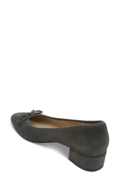 Vaneli Aleka Leather Pump In Mouse
