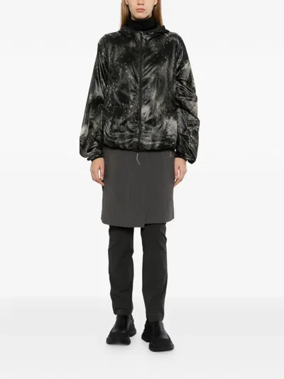 Roa Hue Packable Wind Jacket In Black