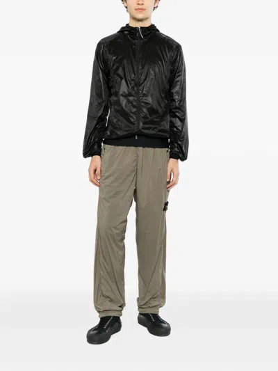 Roa Hue Packable Wind Jacket In Black