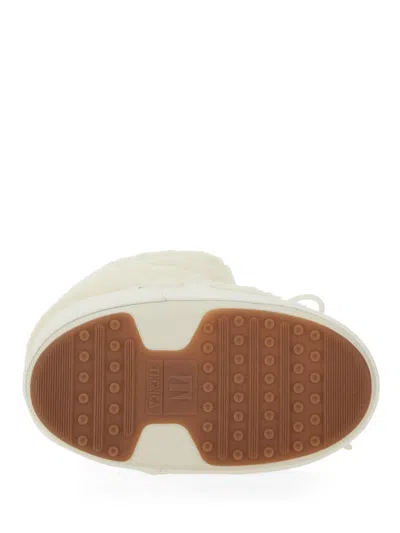 Moon Boot Lightweight Icon-style Winter Boot In White