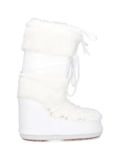 Moon Boot Lightweight Icon-style Winter Boot In White
